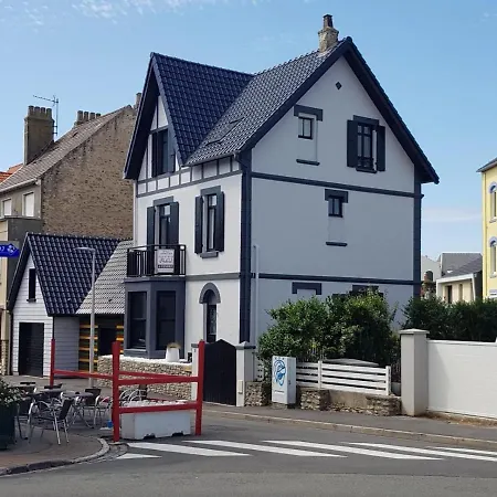 Clin D'oeil - De Knipoog Vila